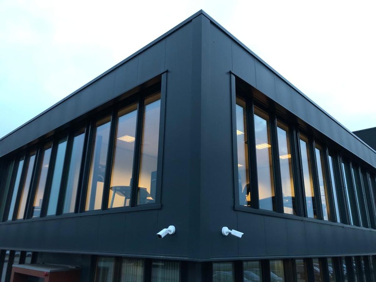 Buitencamera op bedrijfspand