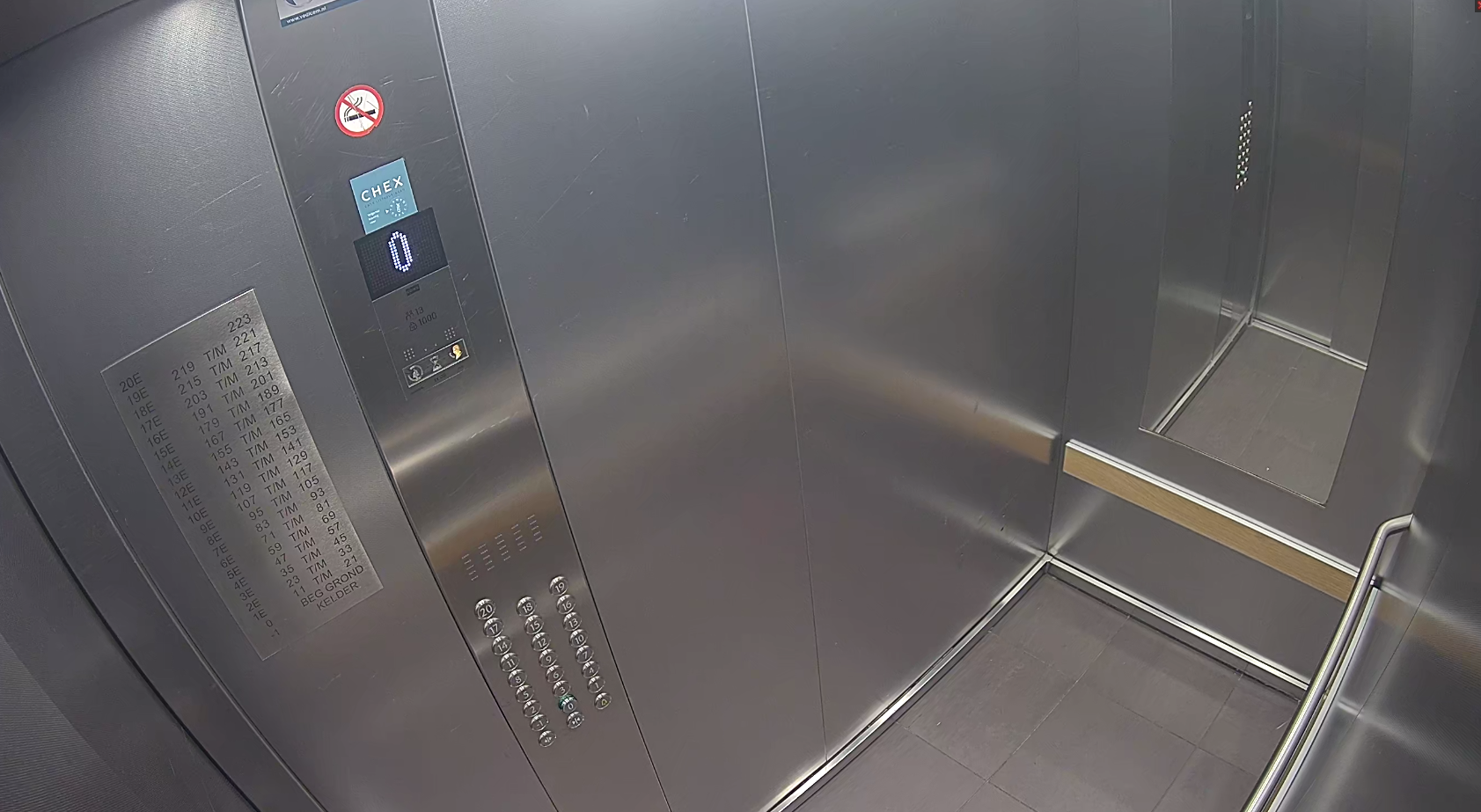 Echt camerabeeld uit een lift — zo ziet het eruit