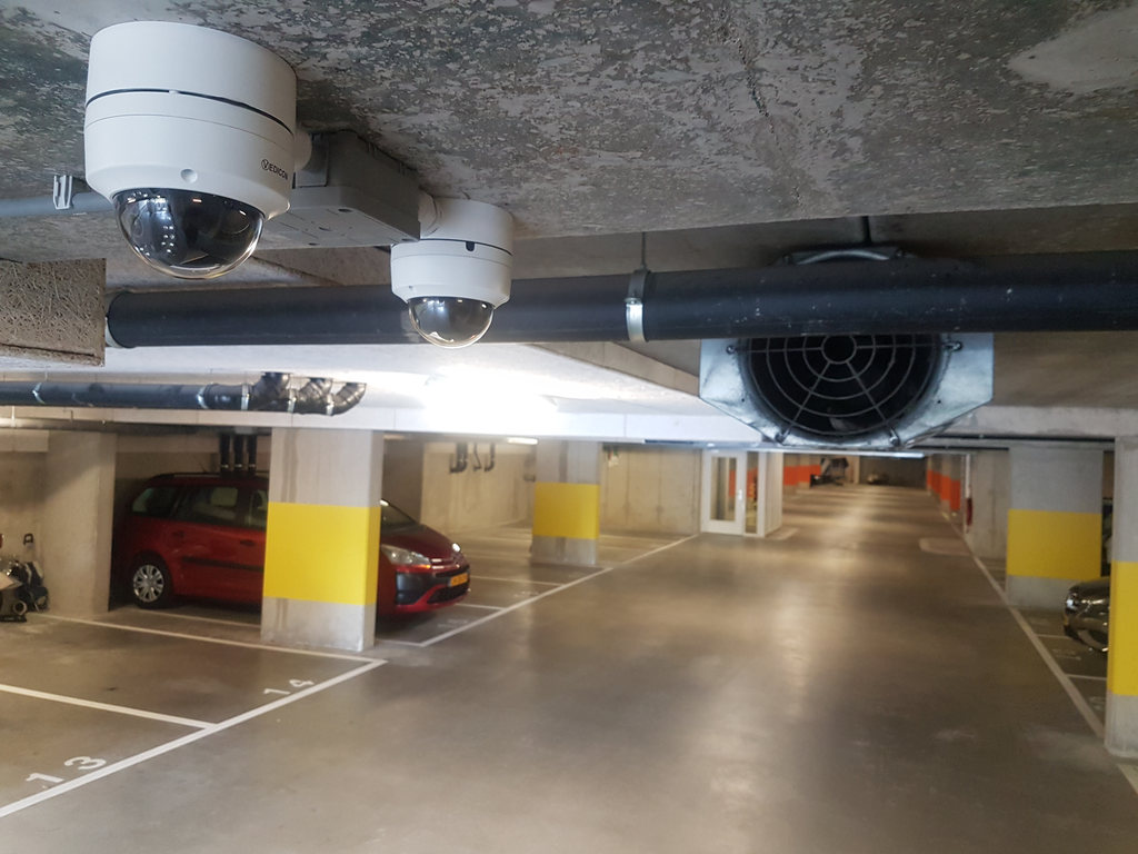 Dome camera overzicht parkeergarage — Vedicom installatie