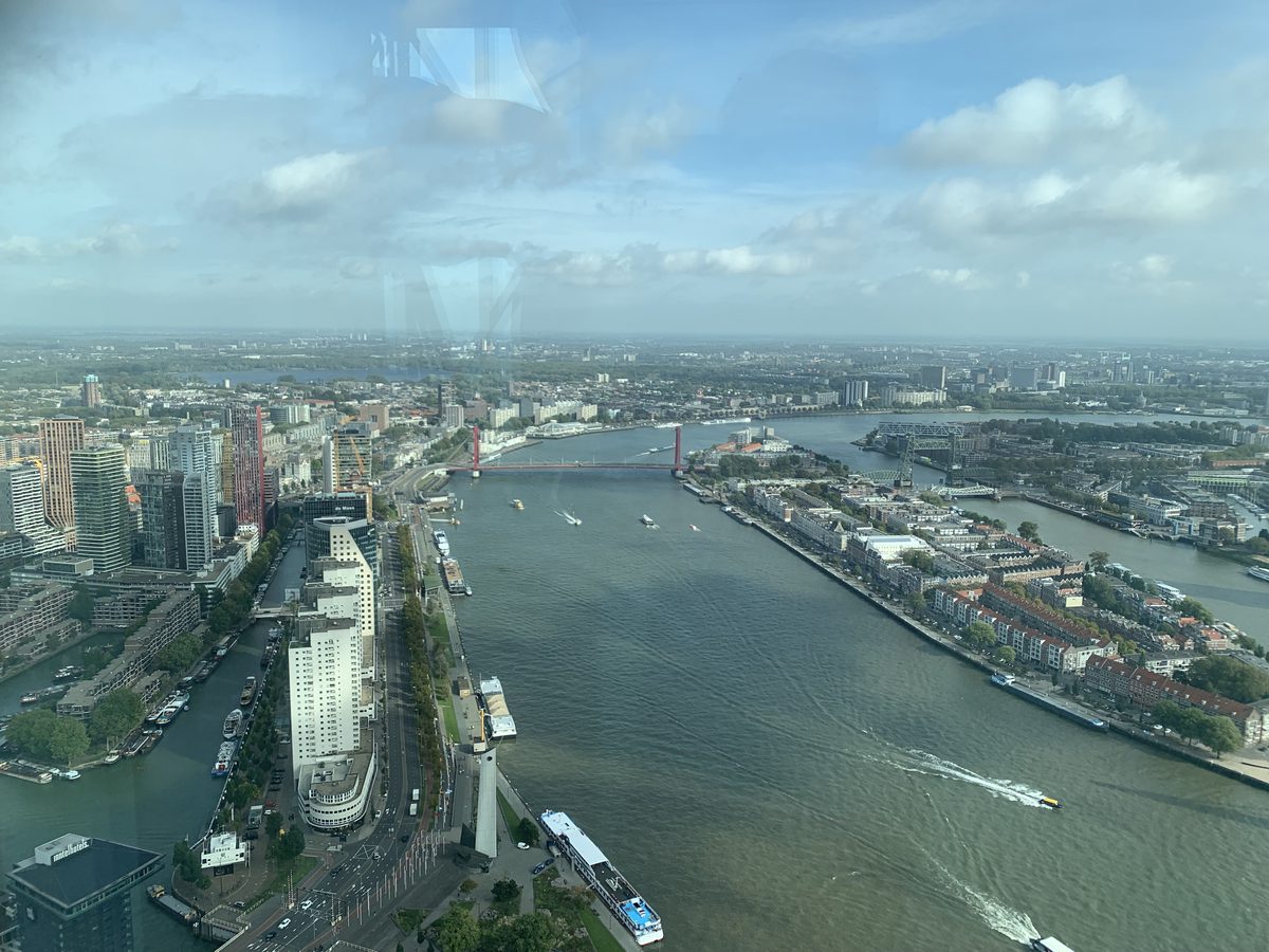 Uitzicht vanaf 60e verdieping Zalmhaven